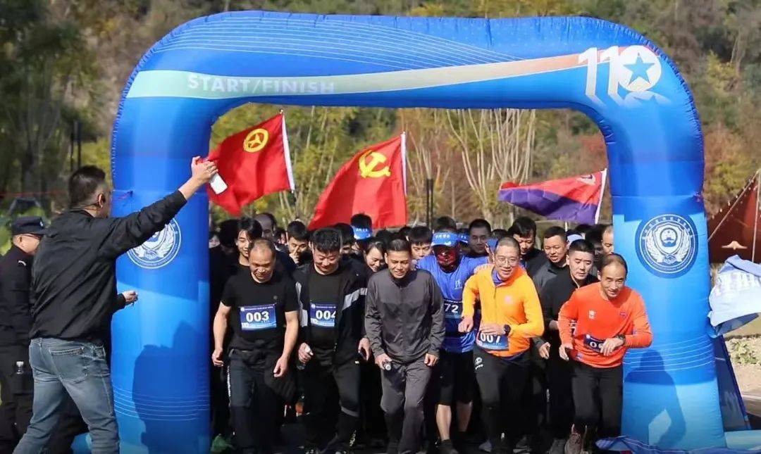 球队拉练提升团队协作，默契配合豪取连胜的简单介绍